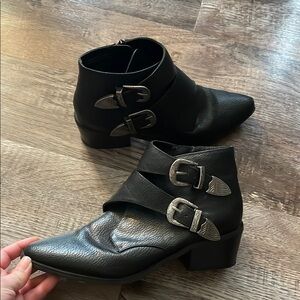 Urban outfitters Talia booties